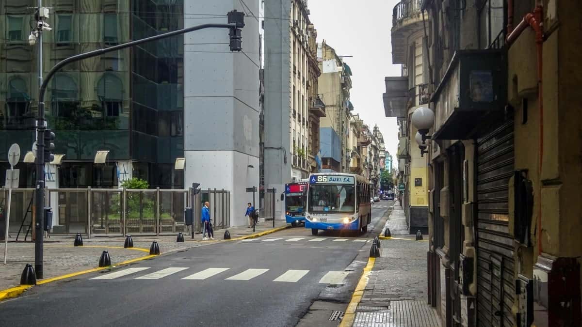 Armenian Advertisers: Find French Twitter Creators Fast