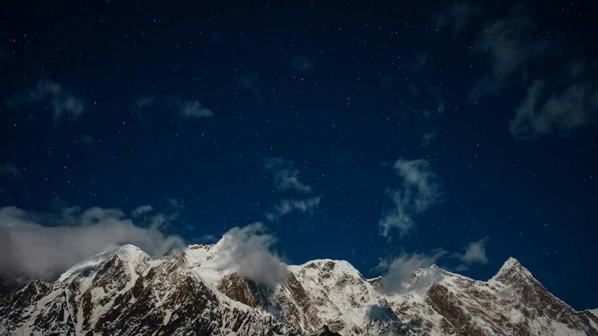 Armenian creators: Reach Kazakhstan brands on ShareChat